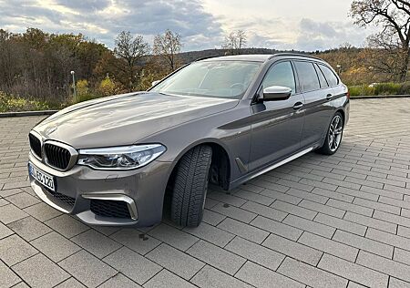 BMW M550d xDrive Touring A -