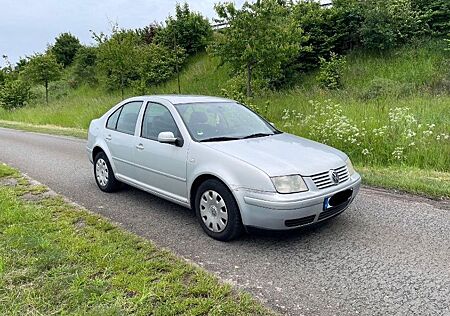 VW Bora Volkswagen 1.6 Automatik/Tüv/Sauber