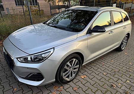 Hyundai i30 1.0 T-GDI YES! 1.Hnd Kamera