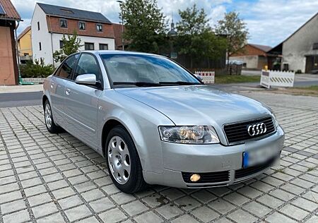 Audi A4 Gepflegter 1.6 Motor 102 ps