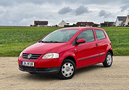 VW Fox Volkswagen 1.2 - rot - TÜV 03/2026 - Gutes Winterauto -