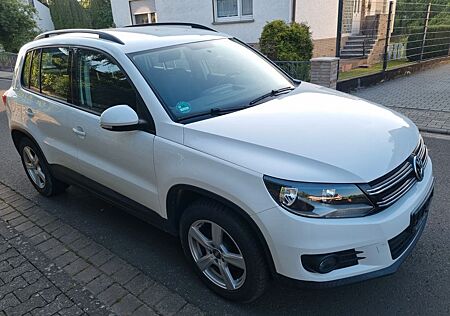 VW Tiguan Volkswagen 2.0 TDI 81kW BlueMotion AHK