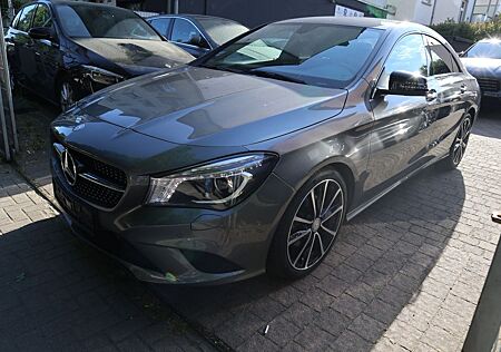 Mercedes-Benz CLA 220 CDI * 2.Hand Scheckheft Xenon Navi Leder