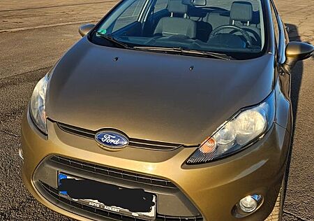 Ford Fiesta 1,6 TDCi 70kW DPF Champions Edition C...