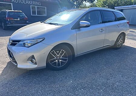 Toyota Auris Touring Sports Life