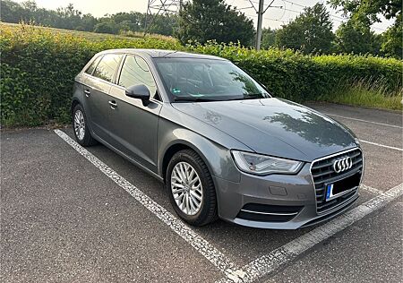 Audi A3 2.0 TDI S tronic Ambiente Sportback Pano