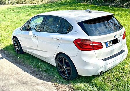 BMW 2er 225xe Active Tourer NAVI SHZ PDC Kamera Allrad