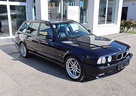 BMW M5 Touring 3.8l, 6speed, 1 of 209