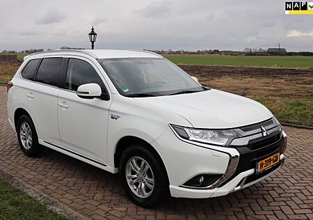 Mitsubishi Outlander 2.4 PHEV Pure AUT kamera 2020 *13499*N