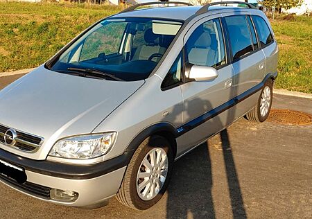 Opel Zafira 1.8 16V Elegance Elegance