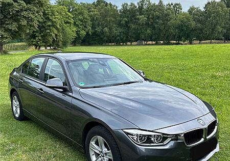 BMW 320d xDrive Autom., 1 Hand, Scheckheft /190PS
