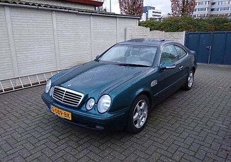 Mercedes-Benz CLK 200 ELEGANCE AUTOMATIK +SD+KLIMA+SHZ+8-FACHB