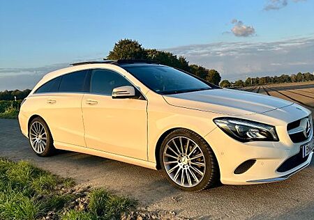 Mercedes-Benz CLA 220 Shooting Brake CLA 220 d DCT Urban S...