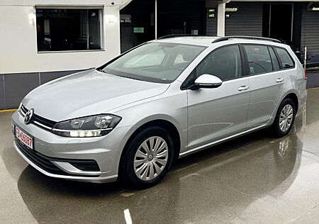 VW Golf Volkswagen Trendline S&S 1.6 TDI Business Pak. NAVI