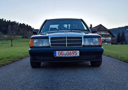 Mercedes-Benz 190 E 2.0 Sportline Blauschwarzmet. OLdtimer!!