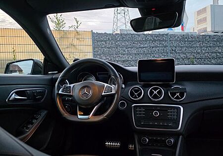Mercedes-Benz CLA 220 CDI 4MATIC DCT AMG Line AMG Line