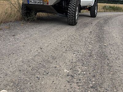 Toyota Rallye Hilux V8 mit Straßenzulassung