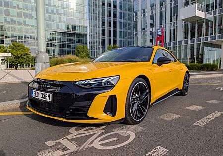 Audi RS e-tron GT quattro, Exclusive Yellow Carbon/BO