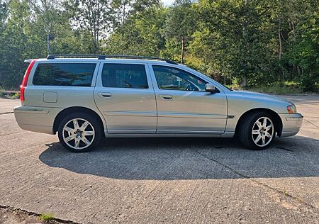 Volvo V70 2.4D Automatik, Standheizung, Anhängerk.