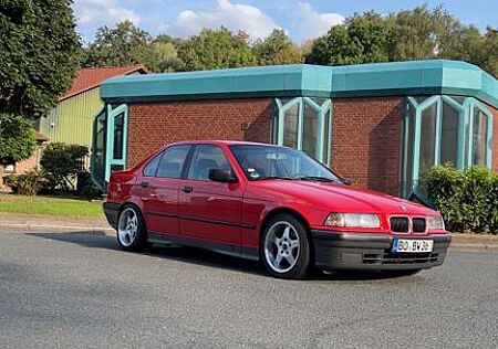 BMW 318i E36 - Rentnerfahrzeug - 124.748 km