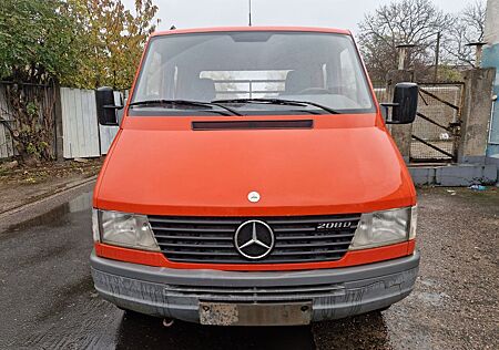 Mercedes-Benz Sprinter 208