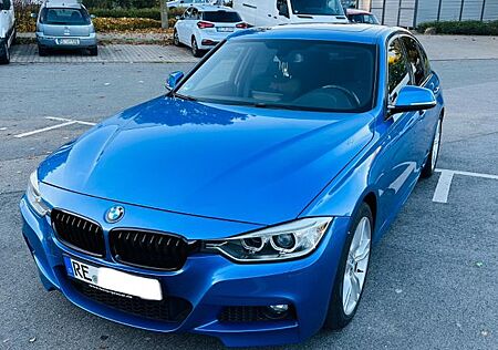 BMW 320i M-Sport Aut Xenon Alcantara Schiebedach