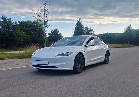 Tesla Model 3 Panorama Anhängerkupplung