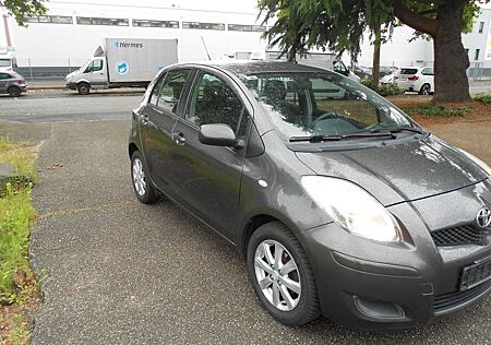 Toyota Yaris Cool