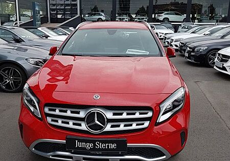 Mercedes-Benz GLA 200 Urban/LED/SHZ/Navi/360*