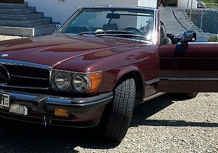 Mercedes-Benz SL 560