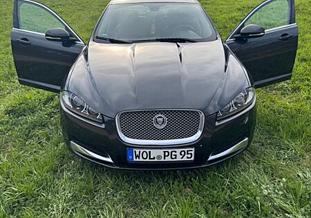 Jaguar XF 2.2 L Diesel -