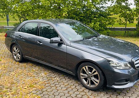 Mercedes-Benz E 200 AVANTGARDE AVANTGARDE
