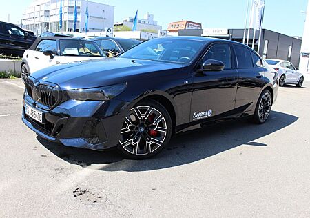 BMW i5 eDrive40 Limo M Sportpaket Glasdach Anhäng