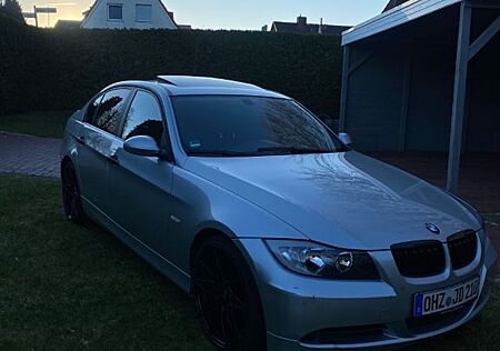 BMW 320i e90