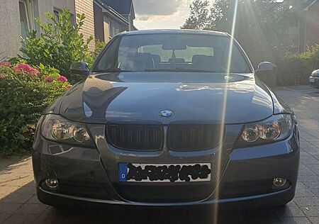 BMW 318i E90 / TÜV NEU / Service NEU