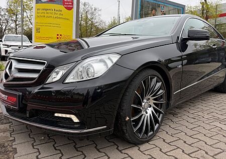 Mercedes-Benz E 250 E Coupe CGI BlueEfficiency *NAVI*
