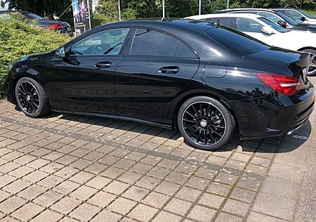 Mercedes-Benz CLA 200 Mercedes -Benz AMG Line AMG Line
