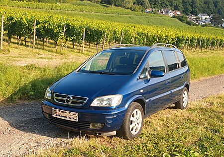 Opel Zafira 1.8 16V Elegance LPG AHK 7-Sitzer 125 PS