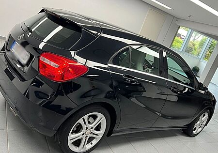 Mercedes-Benz A 180 Urban Scheckheftgepflegt