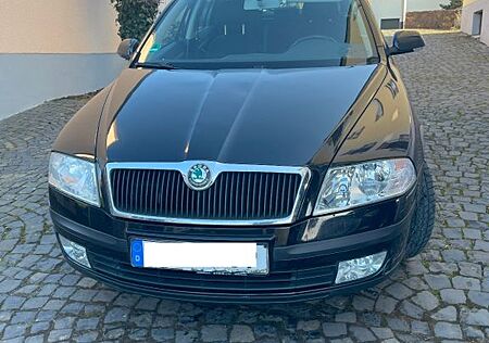 Skoda Octavia Combi 1.6 Ambiente TÜV 02/2027