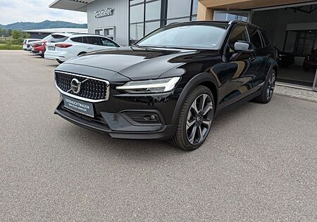 Volvo V60 Cross Country B5 AWD Ultimate NP: 80.840€