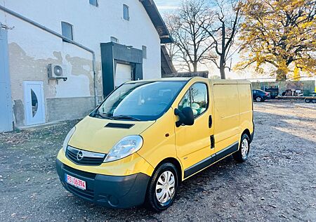 Opel Vivaro BJ-2007 2,5 DIESEL KASTENWAGEN L1H1 2,9t