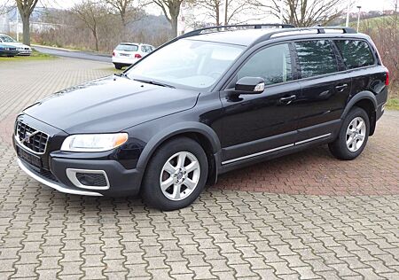 Volvo XC 70 XC70 D5 AWD Momentum gepflegt viele Neuteile