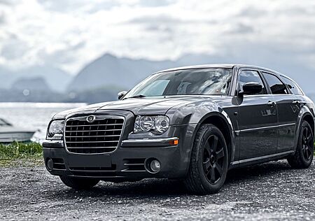 Chrysler 300C Touring 3.0 CRD Autom. -