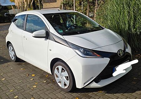 Toyota Aygo (X) Aygo (X) 1,0-l-VVT-i x-play x-play