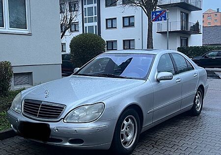 Mercedes-Benz S 500 -