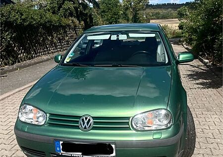 VW Golf Volkswagen 1.6 AHK Klima TÜV neu