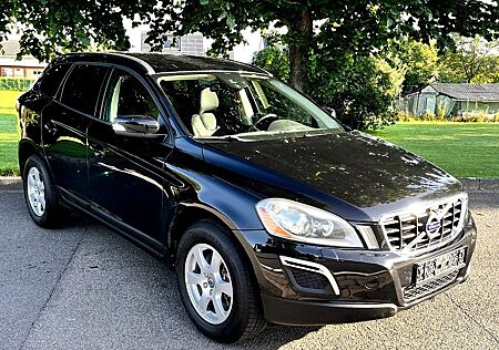 Volvo XC 60 XC60 2.4 D4 Momentum AWD Scheckheft ,Schick