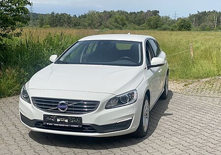 Volvo V60 Kombi Momentum AWD