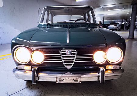 Alfa Romeo Giulia 1600 Super Biscione